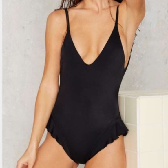 🆕 Nasty Gal ruffle one piece - Picture 3 of 7